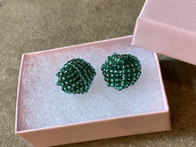 Load image into Gallery viewer, Knot beaded earrings - Green
