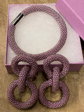 Load image into Gallery viewer, Crocheted beaded bracelet - Light Mauve
