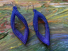 Load image into Gallery viewer, Drop earrings - Two tones of blue beads
