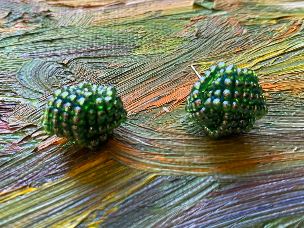 Knot beaded earrings - Green transparent beads