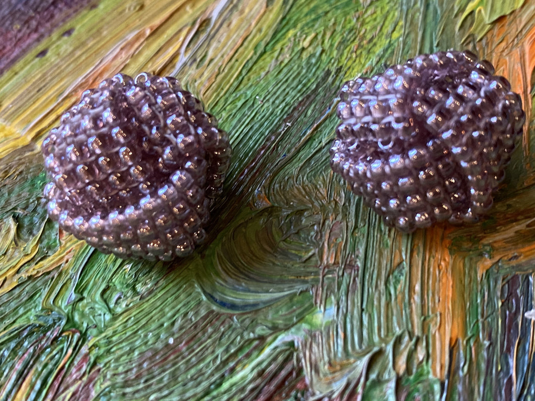 Knot beaded - mauve lustered round beads