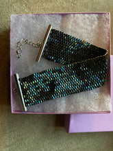 Load image into Gallery viewer, Flat beaded bracelet - multicolor beads (no pattern) and silver clasp

